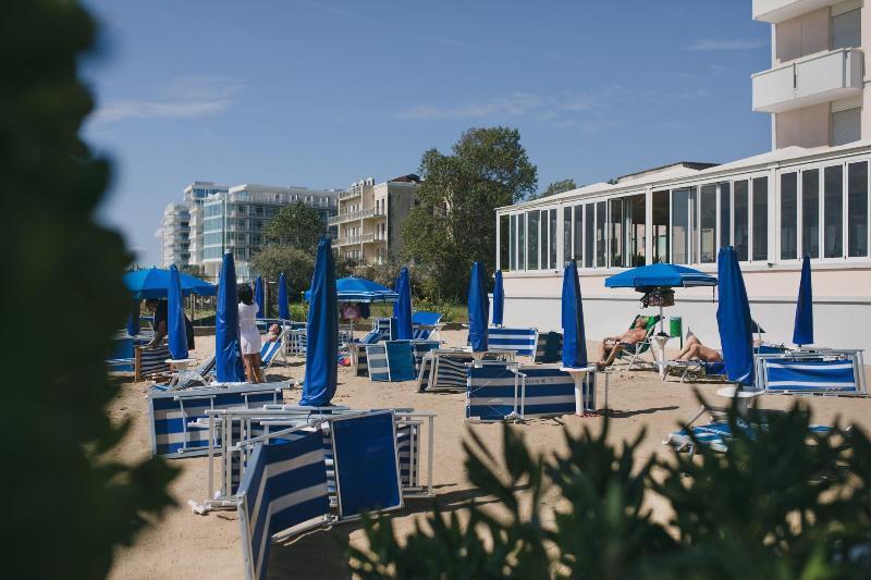 Hotel La Bussola Lido di Jesolo Exterior photo