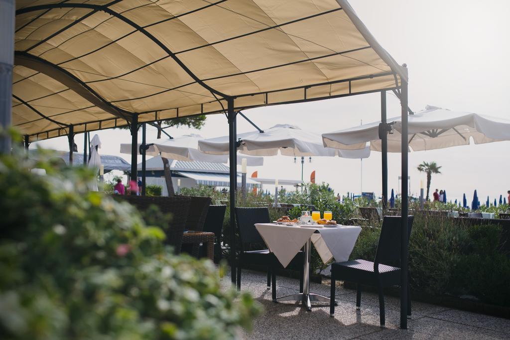 Hotel La Bussola Lido di Jesolo Exterior photo
