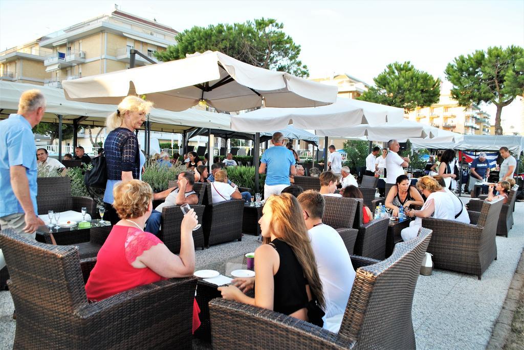 Hotel La Bussola Lido di Jesolo Exterior photo